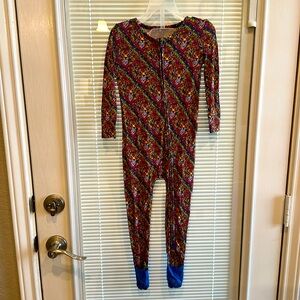 **RARE FIND** Posh Peanut x Lisa Frank collab! Covertible zippie PJ.
